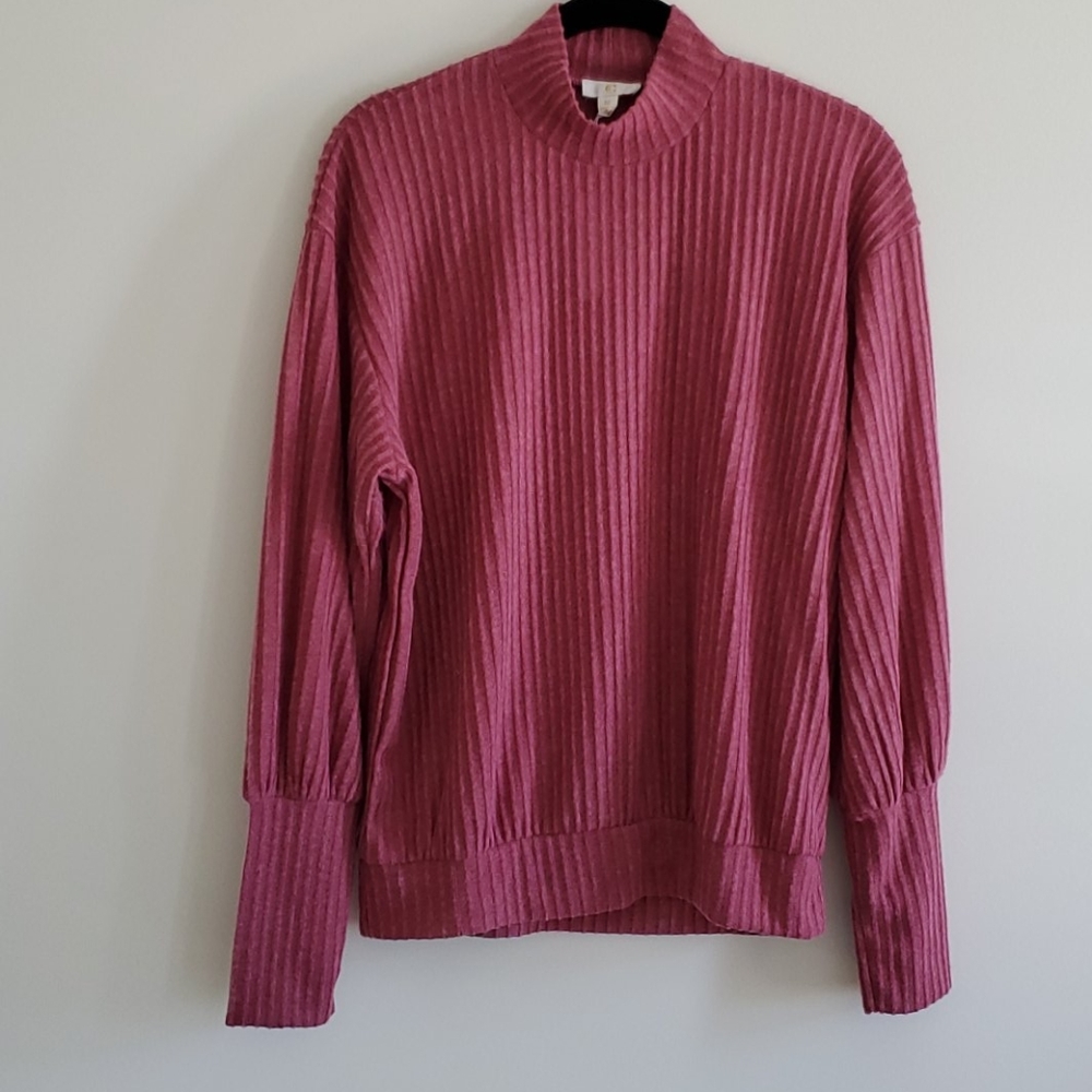 Ladies long sleeve shirt size M
